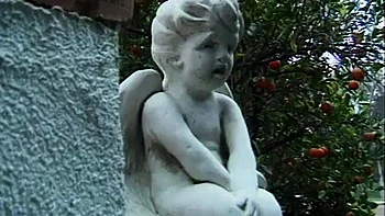 Kendall Waxx con la cara llena de leche de Herschel