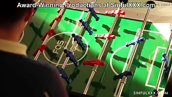 Double rendez-vous torride : Lovita, Antonia, Sam & Adam baisent et sucent