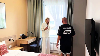 Аматорская MILF MurAmurr в ММФ втройке: двойной минет и грубая езда