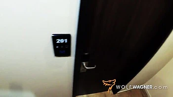 Mamá alemana caliente Mia Blow follada POV