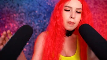 Рыжая лижет в POV с ASMR для фетишистов