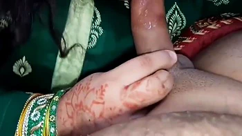 Dividindo quarto de hotel com madrasta indiana