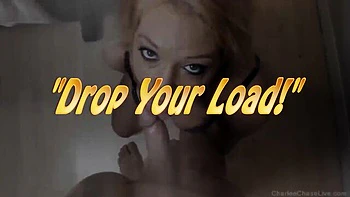 Пышногрудая Чарли Чейз сосёт огромный член и глотает сперму