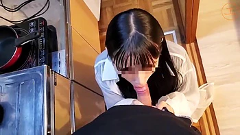 Chica asiática teen en casting tentador