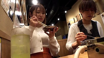 Polla en boca sin manos de asiática tetona