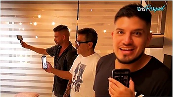 Latina fabulosa se masturba con tetas y culo grandes