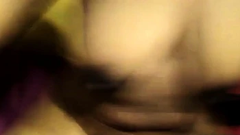 Grosse noire exhibe ses énormes seins en solo webcam