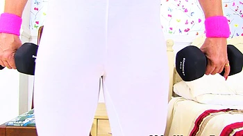 Milf Nicole DuPapillon fickt ihre nasse Fotze