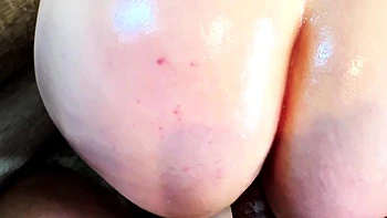 Atascada para llamar a papi, me folló y me corrió dos veces