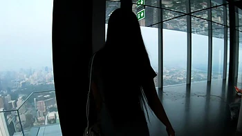 Namorada tailandesa com bunda gostosa fodida por trás