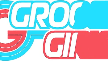 Транс-девушка с большой грудью мастурбирует соло