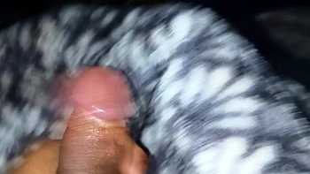 Adolescente indio se masturba, ¿quién chupa mi polla gorda?