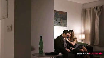 Ally Breelsen leva anal e boquete do pornstar Rico