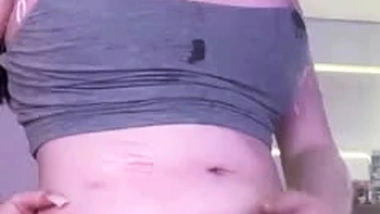 Babymaddyxo shemale se masturba e goza de perto