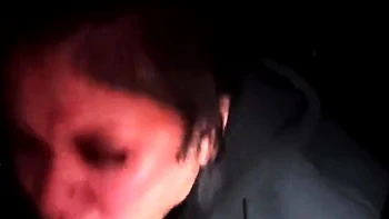 Kendoll chupa um pau negro enorme em POV noturno