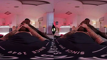 Ebony MILF VR: blowjob, doggy e cowgirl fodendo