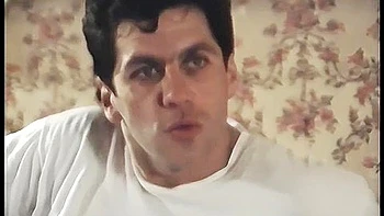 Sirvienta morena vintage con culo grande en trio anal