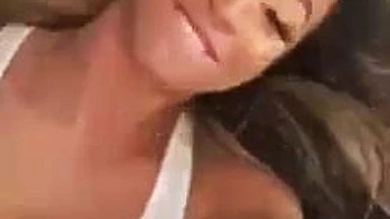 Miss Thot latina suce en POV et baise en levrette