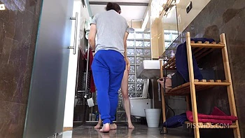 Аманда Кларк хочет, чтобы я писал ей на лицо