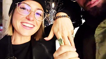 Французская милашка Пэм с большими сиськами в Экс-ан-Провансе