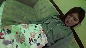 Casting POV avec adolescente asiatique coquine