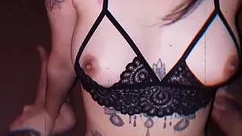 Femme asiatique tatouée baisée dur en levrette et missionnaire