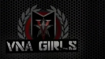 Julia Ann mit großen Titten fickt geil und saugt Schwanz