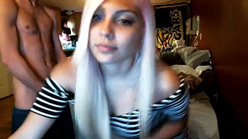 Ruiva peituda leva facial e rola de quatro