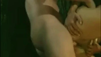 Niñera mamando y follada a cuatro y misionero en el coche