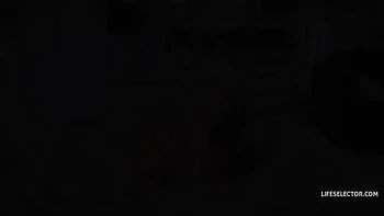 Пышногрудая подросток трахается в анал от первого лица