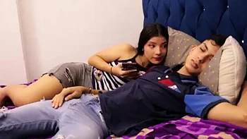 Pequena Ivy sempre excitada: boquete e cavalgada