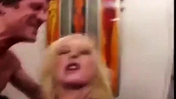 Melissa Lauren faz boquete bruto e doggy com garganta profunda