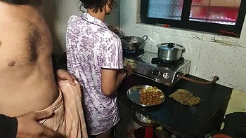 Indian Bride Fucked Hard in Kitchen While Cooking - Desi Bhabhi Rough Sex