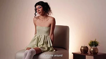 Pequeña Cindy Luna se folla por primera vez con enorme polla negra