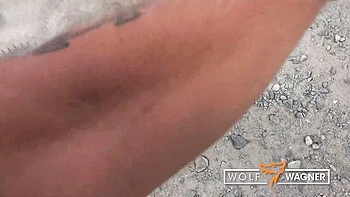 Chatte allemande baisée en public en POV avec Kitty Blair