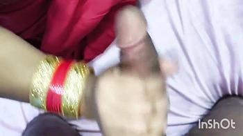Бангали бабхи с большими сиськами делает минет и дрочит