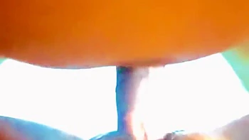 Bhabhi desi chaude gémit fort en recevant un creampie