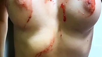 Adolescente amateur se masturbe avec jouets