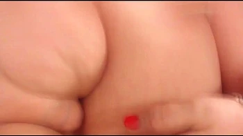 BBW Rothaarige spielt mit fettem Arsch und Anal