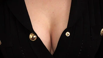 Ебля наездницей и писание на красивые ноги