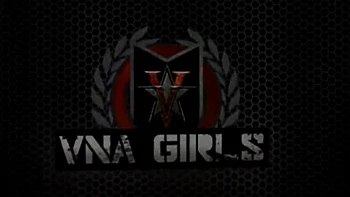 Charlee et Amanda en trio chaud avec gros seins et gros sexe