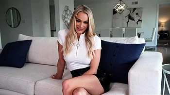 Одна мать-лесбиянка Эмма Хикс ебется с большим черным членом