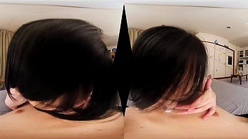 Nene baise fort : pipe agressive et branlette VR