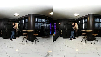 Loira Kyra chupando pau hardcore em POV