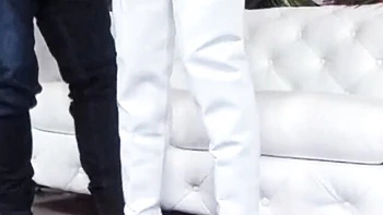 Nade e Sasha fazem um boquete sujo e profundo na cara