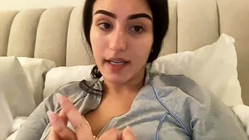 Amateur Missy desnuda en público