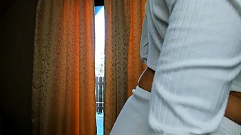 Jeune blonde amateur se fait masser et baiser