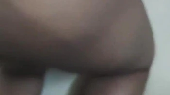 Indische Puja Tante mit fetten Titten und Arschwackeln