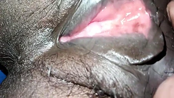 Деси Бхабхи впервые жестко трахнули в сари с хной на руках