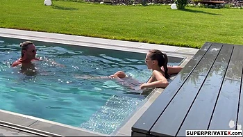 Стейси Круз трахает соседа на улице - мечта Литтл Капрайс